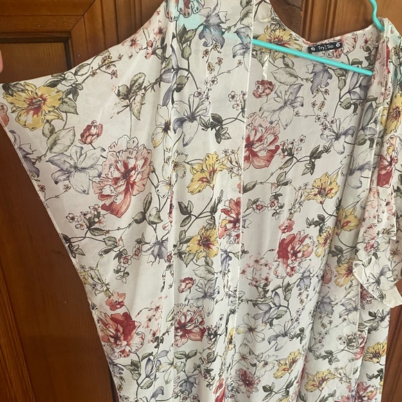 Floral Kimono - Picture 2 of 2